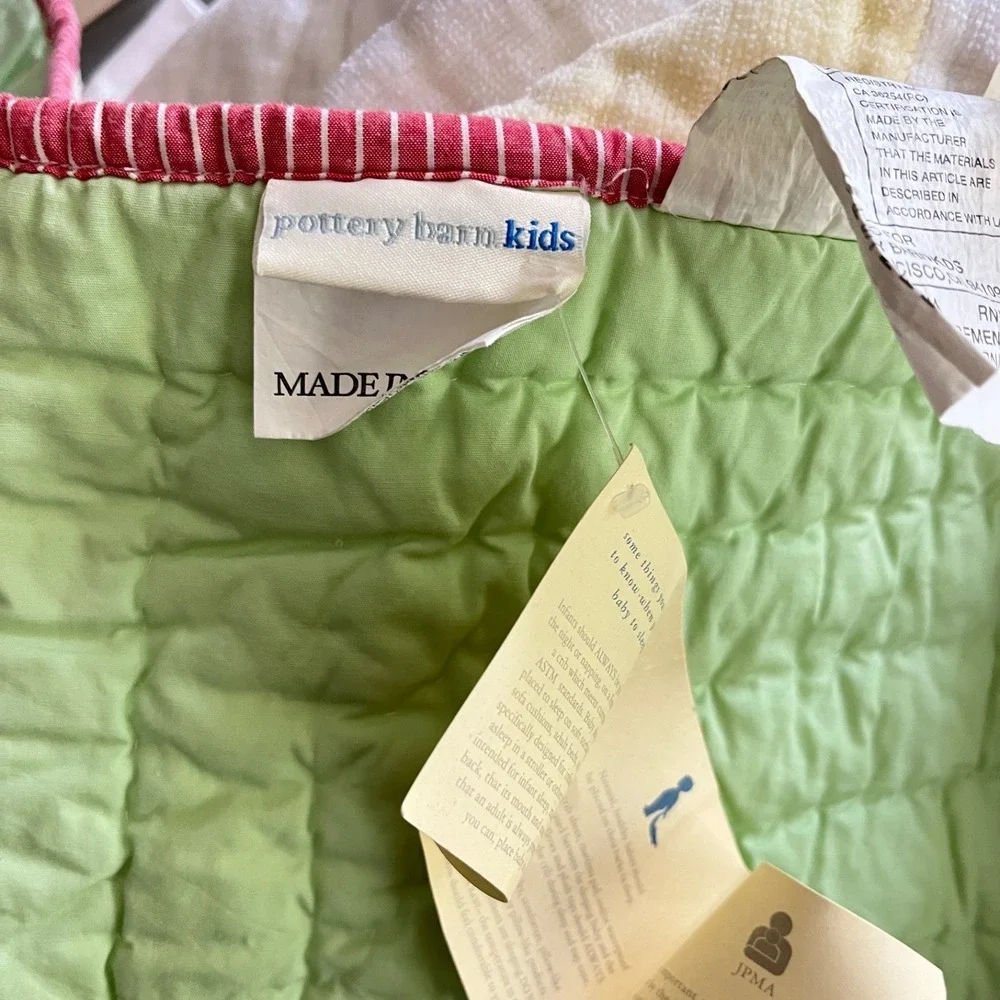 Pottery Barn Kids Safari Animal Crib/Toddler Quilt‎ & 2 Window Valances